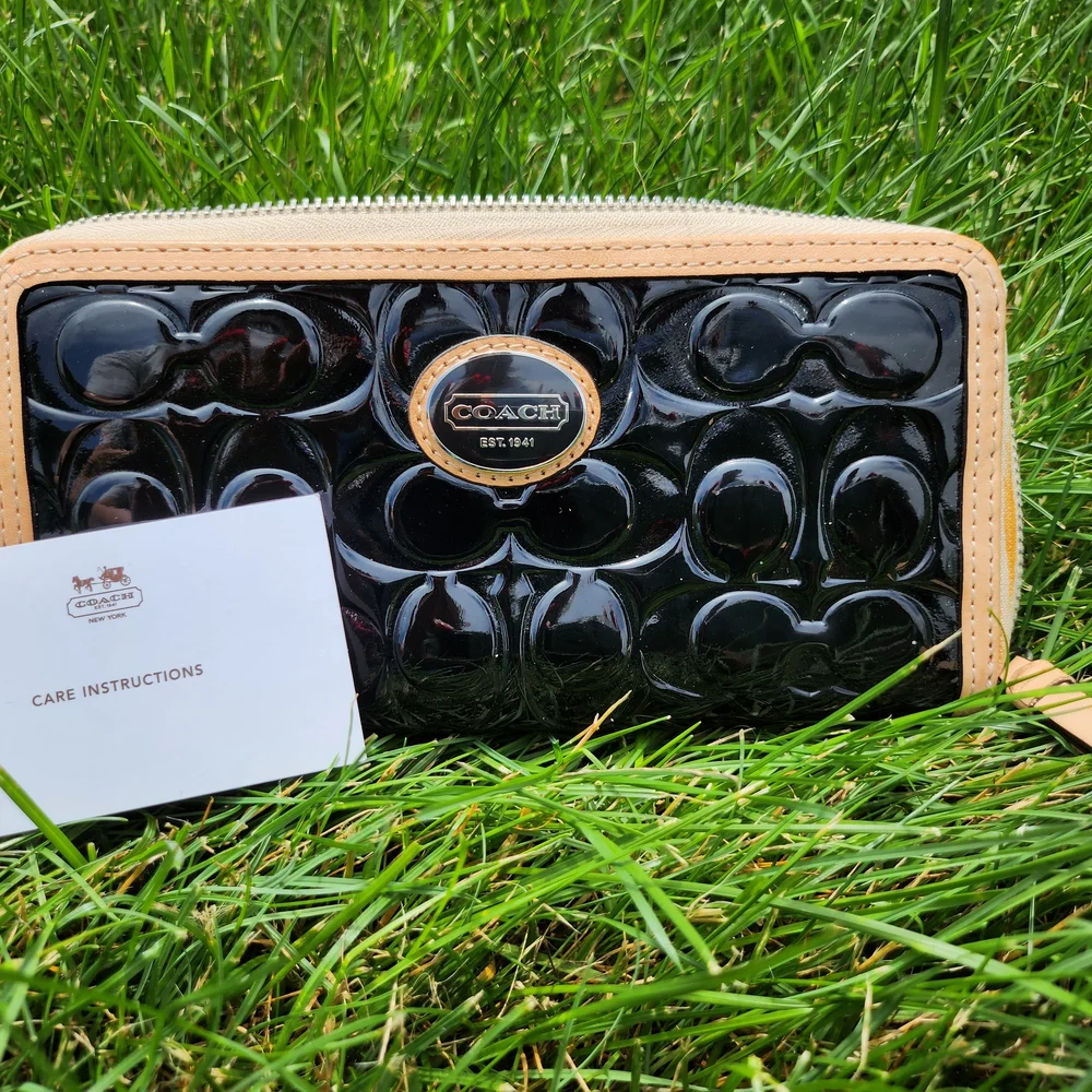 Coach Black and Tan Patent Leather Wallet - Picture 7 of 8